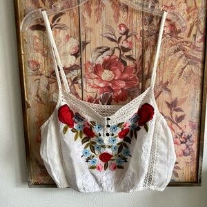 KIMCHI BLUE EMBROIDERED ULTRA CROP TOP URBAN OUTFITTERS CROP TOP BOHO TOP BLOUSE